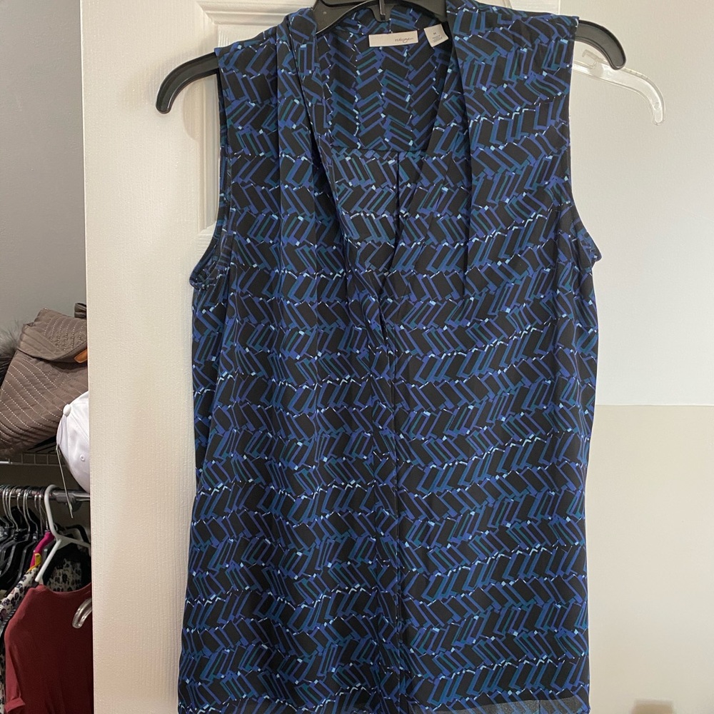 Sleaveless blouse